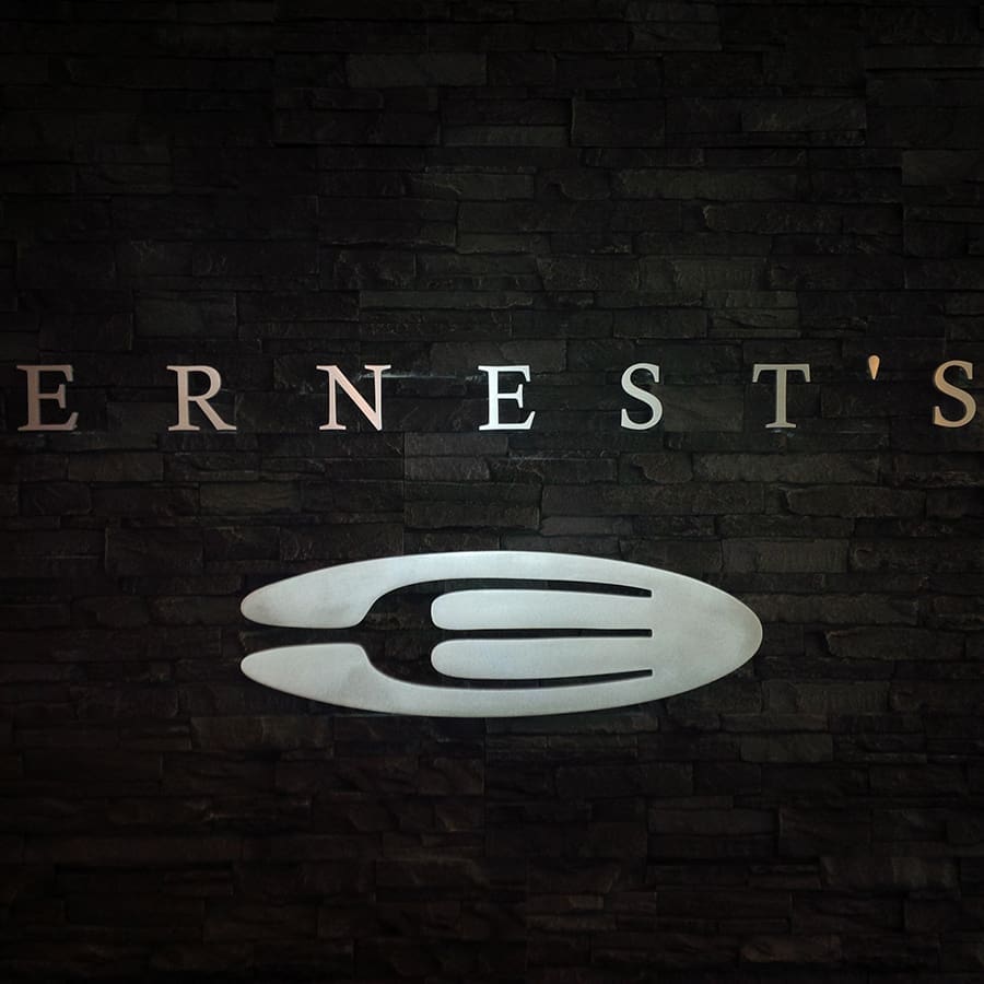 A6Wi4ZNk Ernest's sign